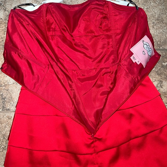 Phoebe Couture strapless red dress - Picture 4 of 6